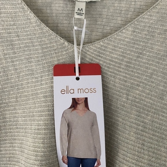 NWT Ella Miss Ribbed V-Neck Sweater Heather Gray Size Medium - Picture 3 of 6